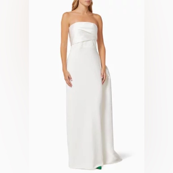 Solace London - The Kinsley Maxi Dress in Cream - Picture 3 of 9
